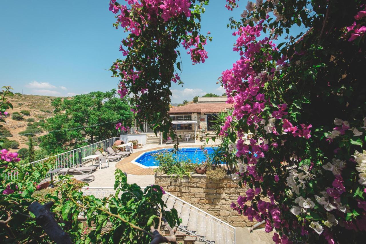Cyprus Villages Hotel & Restaurant - Central Location - Bed & Breakfast - With Access To Pool And Stunning Views Tokhni Buitenkant foto