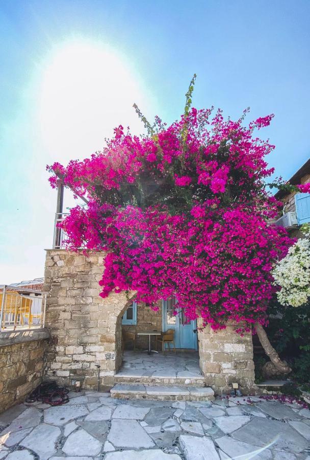 Cyprus Villages Hotel & Restaurant - Central Location - Bed & Breakfast - With Access To Pool And Stunning Views Tokhni Buitenkant foto