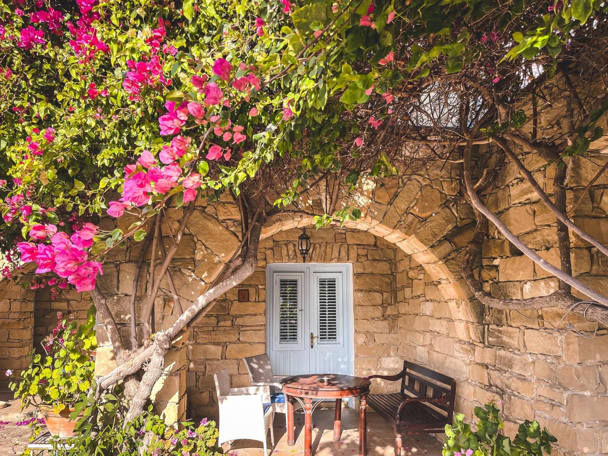 Cyprus Villages Hotel & Restaurant - Central Location - Bed & Breakfast - With Access To Pool And Stunning Views Tokhni Buitenkant foto