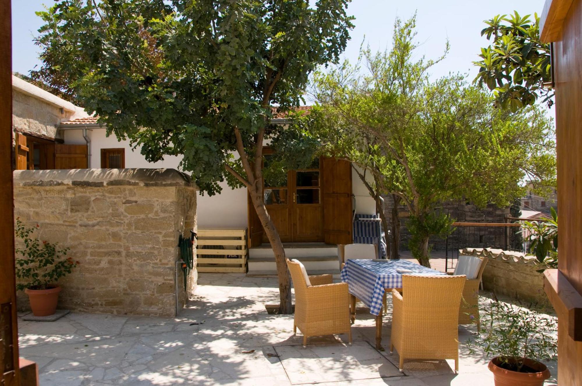 Cyprus Villages Hotel & Restaurant - Central Location - Bed & Breakfast - With Access To Pool And Stunning Views Tokhni Buitenkant foto